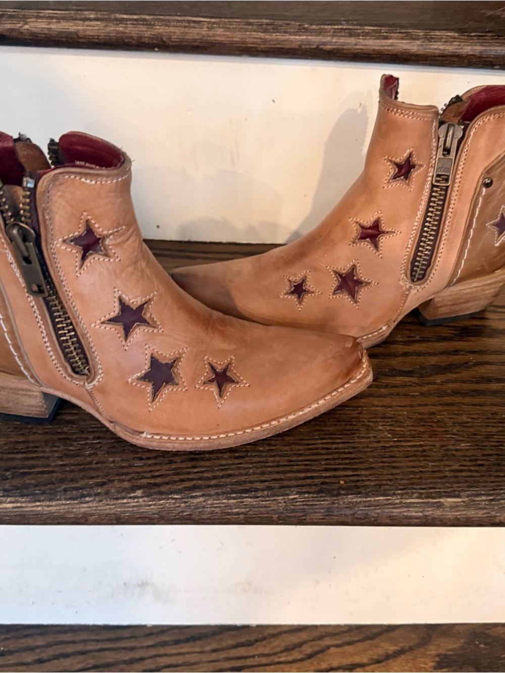 Freebird Weaver Tan like new